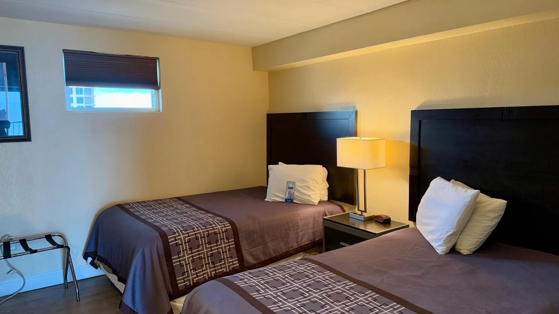 Hotel Travelodge By Wyndham Suites Virginia Beach Oceanfront